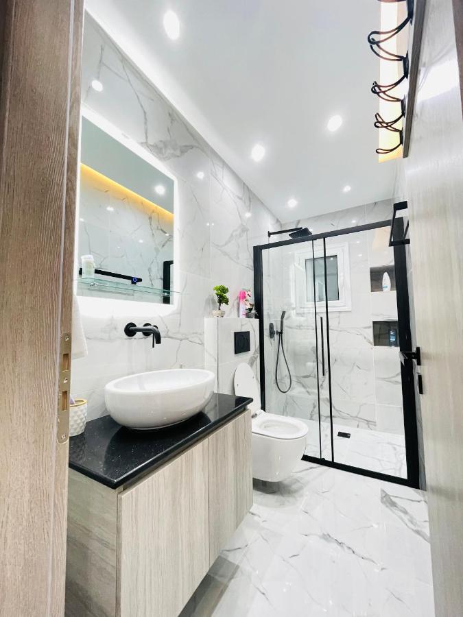 Apollo 2 Bd Jacuzzi Suite Athens Exterior photo