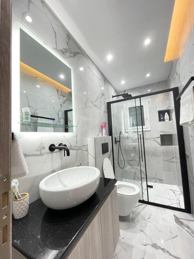 Apollo 2 Bd Jacuzzi Suite Athens Exterior photo